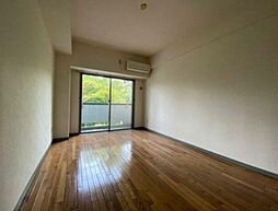 パーク・アヴェニュー 2階ワンルームのリビング/ダイニング