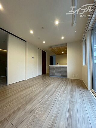 D-roomsunrise_内装_0