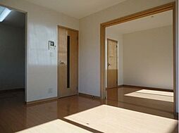 JR横浜線 八王子みなみ野駅 徒歩13分の賃貸アパート 1階2LDKのリビング/ダイニング