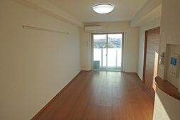 アーバハイツ扇大橋 5階ワンルームのリビング/ダイニング