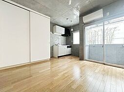 Clef A棟 1階ワンルームのリビング/ダイニング