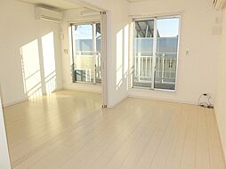 JR中央線 三鷹駅 徒歩14分の賃貸アパート 3階1LDKのリビング/ダイニング