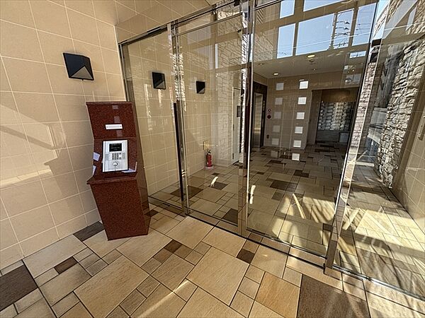 建物エントランス