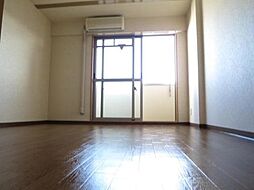 ソフィアコート 4階1Kのリビング/ダイニング