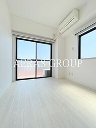 サロン・ボン・グウ 3階ワンルームのリビング/ダイニング