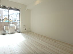 ジャルダンクレールドゥーブル 1階1LDKのリビング/ダイニング