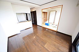 アーバンプレイス橋本 1階3LDKのリビング/ダイニング