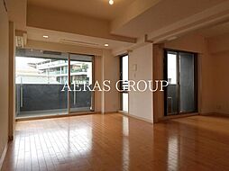 パークアクシス明治神宮前 301 3階1LDKのリビング/ダイニング