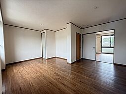 京王相模原線 南大沢駅 バス13分 由木折返場下車 徒歩3分の賃貸アパート 3階2LDKのリビング/ダイニング