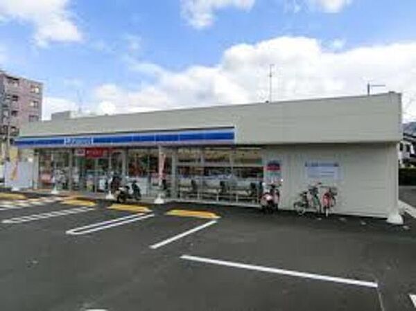 ローソン八尾山本高安町二丁目店 447m