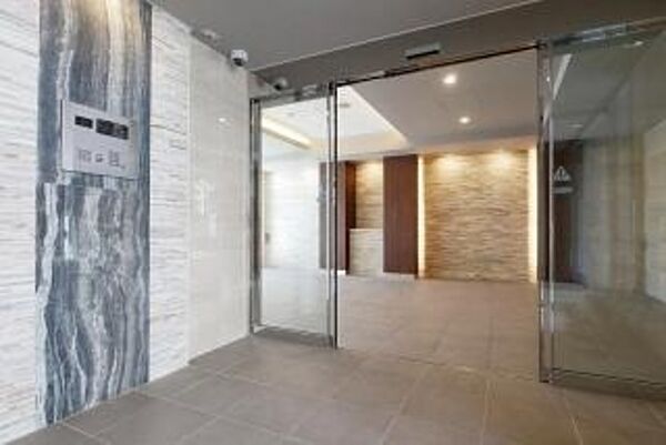 建物エントランス