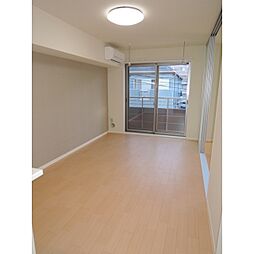 JR総武線 船橋駅 徒歩10分の賃貸マンション 2階1LDKのリビング/ダイニング