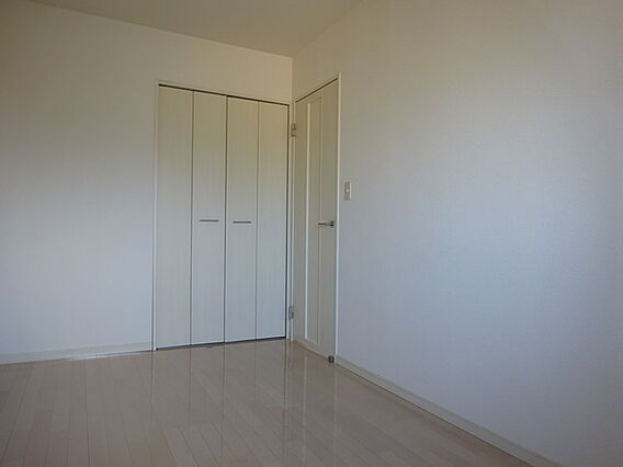 ＢｒｅｅｚｅＧＯＴＥＭＢＡ_内装_5