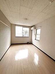 メゾン・ド・プレーヌ 205 2階ワンルームのリビング/ダイニング