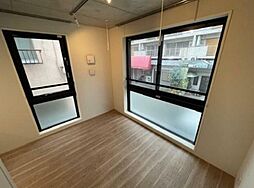 東急田園都市線 三軒茶屋駅 徒歩8分の賃貸マンション 1階ワンルームのリビング/ダイニング