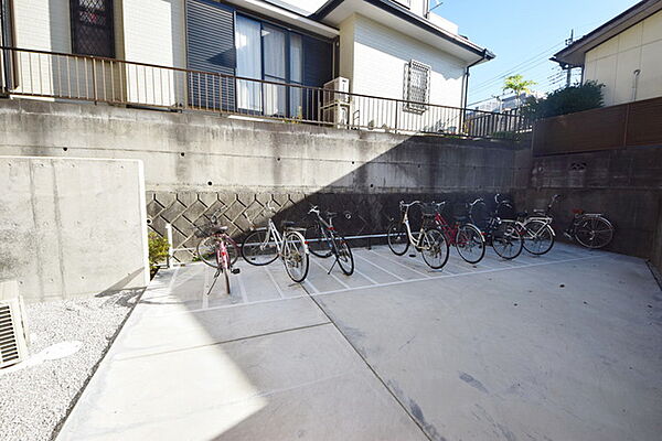 画像20:〜自転車もキレイに並べられています〜