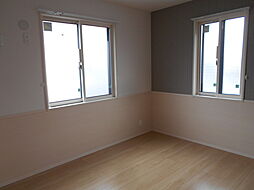 エンブレム 1階1LDKのリビング/ダイニング