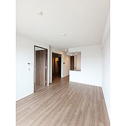 コンフォリア・リヴ八坂富士見 7階2LDKのリビング/ダイニング