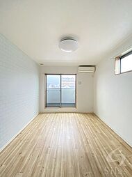 阪急伊丹線 新伊丹駅 徒歩3分の賃貸アパート 1階1Kのリビング/ダイニング