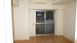 ドゥバン・ロテル・ド・ヴューユ 4階ワンルームのリビング/ダイニング