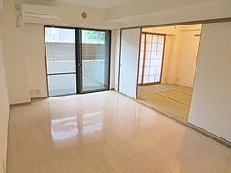 東急田園都市線 長津田駅 徒歩7分の賃貸マンション 1階3LDKのリビング/ダイニング