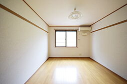 京王相模原線 南大沢駅 バス12分 殿ヶ谷戸下車 徒歩2分の賃貸アパート 2階1Kのリビング/ダイニング