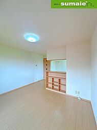 グリーンコート岩出　B棟 2階2LDKのリビング/ダイニング