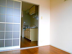 グレードメゾネ 2階2Kのリビング/ダイニング