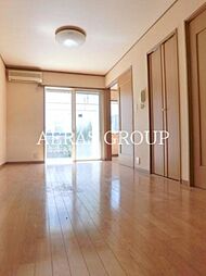 ファースト M&E 1階1LDKのリビング/ダイニング