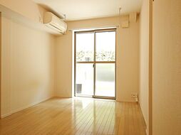 Ｈａｌｅｋｕｌａｎｉ 1階1Kのリビング/ダイニング