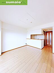 アズゥ−ル 1階3LDKのリビング/ダイニング