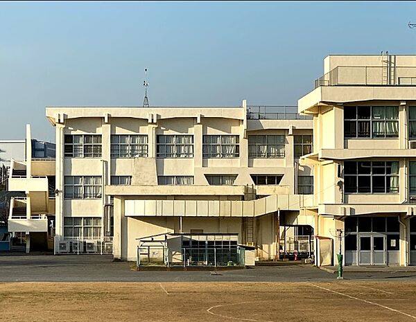 日野市立滝合小学校 538m