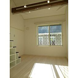 ハーミットクラブハウス鶴見寺谷C棟 1階ワンルームのリビング/ダイニング