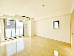 エストゥルースプラス東神奈川 3階1Kのリビング/ダイニング