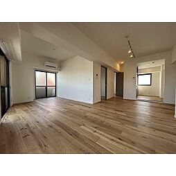 コロネード春日 8階2LDKのリビング/ダイニング