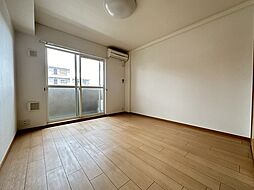 ブルックハウス 305 3階ワンルームのリビング/ダイニング