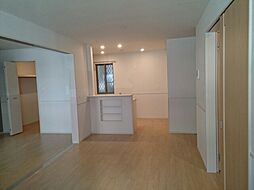 JR関西本線 加美駅 徒歩12分の賃貸アパート 1階1LDKのリビング/ダイニング