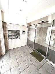8 / 19