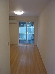 Aishin Court 1階ワンルームのリビング/ダイニング