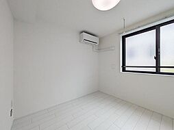 イスフール 4階1Kのリビング/ダイニング