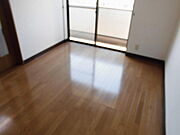 6帖洋室（南側）日当たり良く快適
