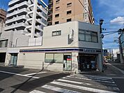 コンビニ（ローソン広島橋本町店まで261ｍ (1)