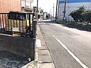 周辺道路は綺麗に舗装されています。
