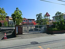 [周辺] 袋山保育園550ｍ2011年に完成した温かい色合の園舎は、とてもかわいい雰囲気です。袋山保育園としての歴史は古く、今から33年前の1979年に設立されたそうです。