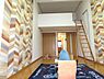 リビング/ダイニング：日当たりのよいお部屋です。明るいお部屋です