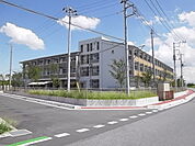 春日部市立東中学校 850m