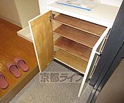 玄関横のシューズボックスです