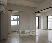 風通しの良い洋室です