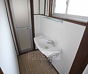 隣にかがみもありますよ