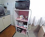 食器いっぱいついてる棚です